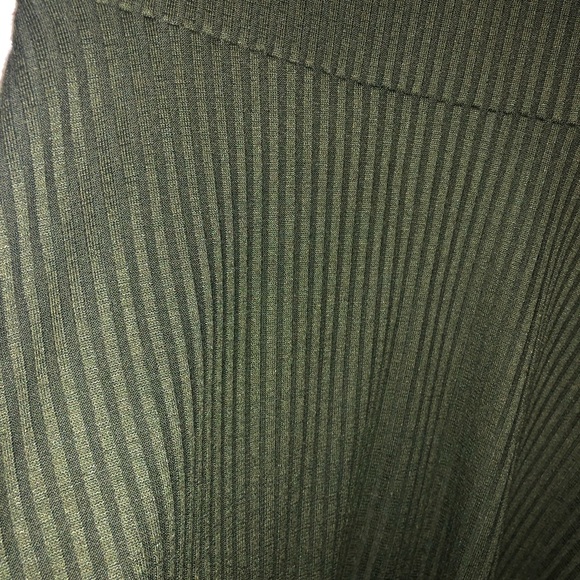 Dark green dress - Picture 3 of 5